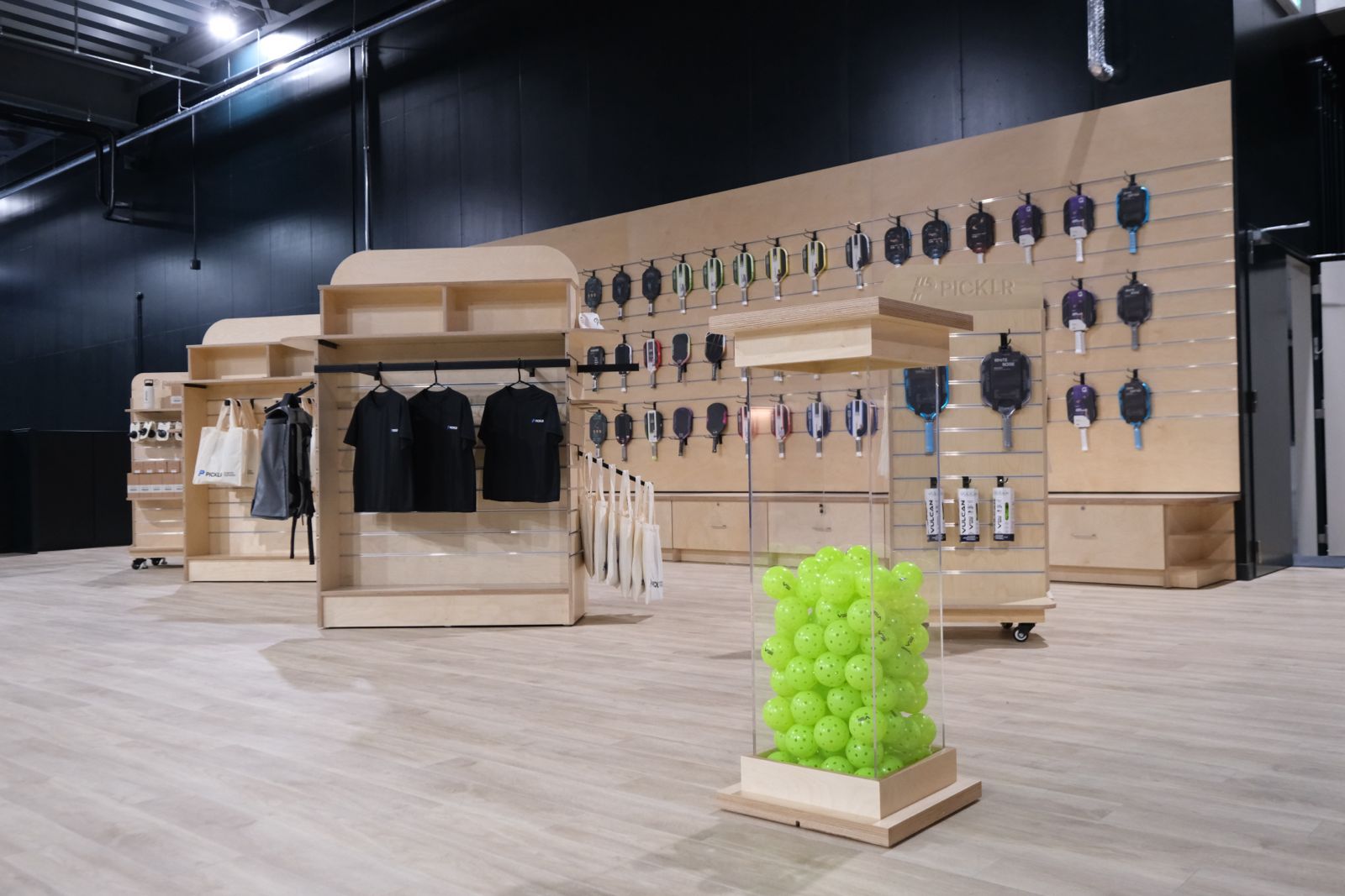 Pro shop inside PICKLR TOKYO TOYOSU