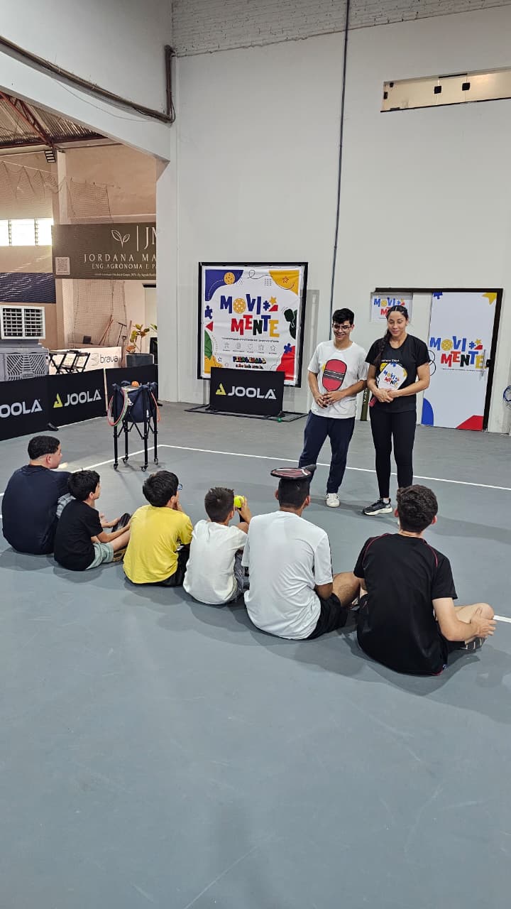 MoviMente inclusive pickleball session with young participants in Brazil